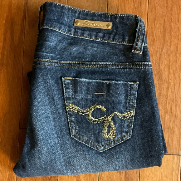 Guess Jeans Gorgeous Gold Threaded & Sequined Embroidered Zipper 🪰 Jeans! - Picture 1 of 10